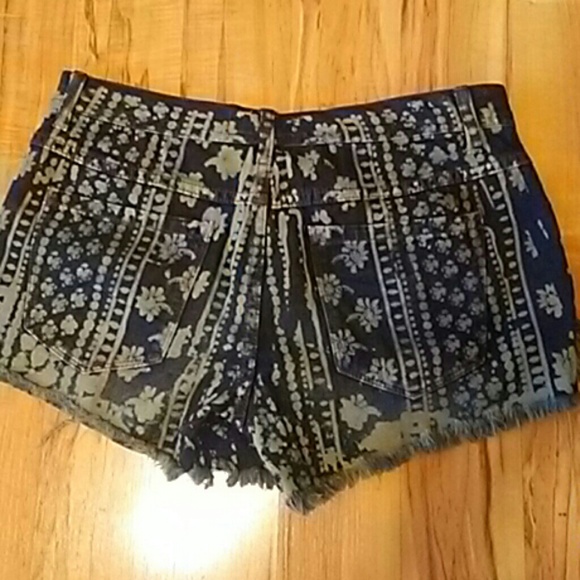 Free People Distressed Denim Jean Shorts - Picture 4 of 6